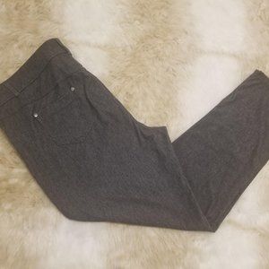 Plus Size Yelet Gray Capris